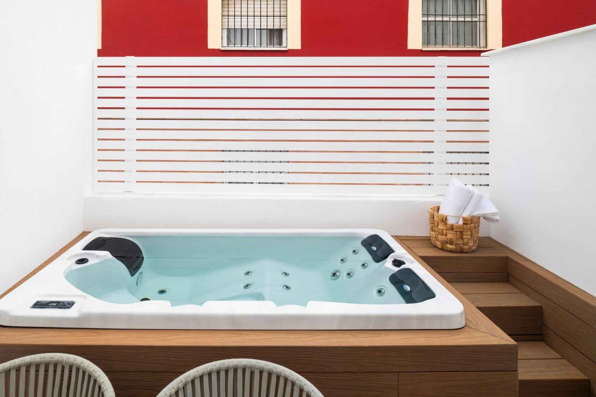 Magno Apartments Santa Clara - Private Terraces With Jacuzzi Sevilla Exterior foto